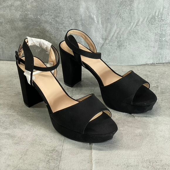 JOURNEE COLLECTION Women's Black Nairri Block Heel Ankle Strap Platform Pumps - Picture 3 of 8